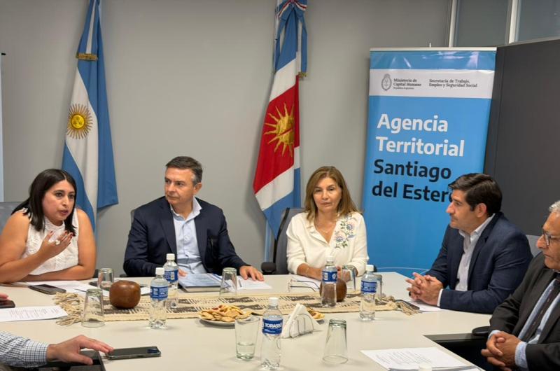 Analizan la situacioacuten actual del empleo en el sur de Santiago