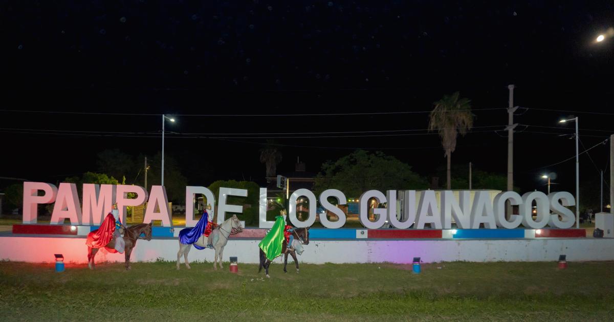 Nintildeos de Pampa de Los Guanacos vivieron su noche de Reyes