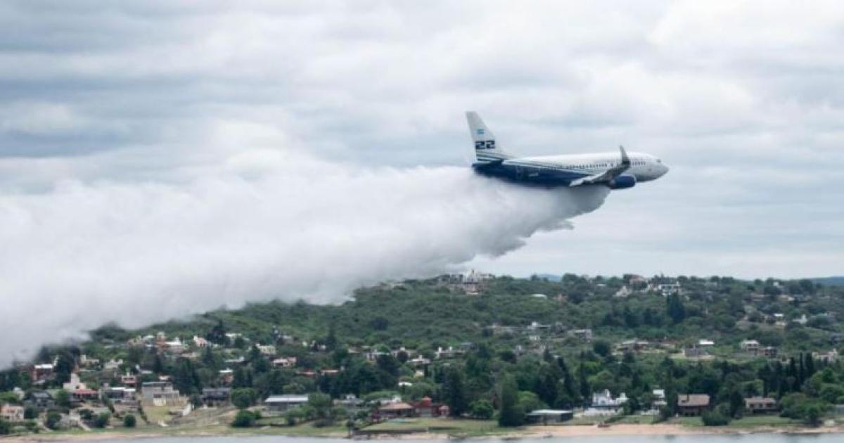 Santiago del Estero envió un avión hidrante para reforzar el operativo contra el incendio forestal en Chubut