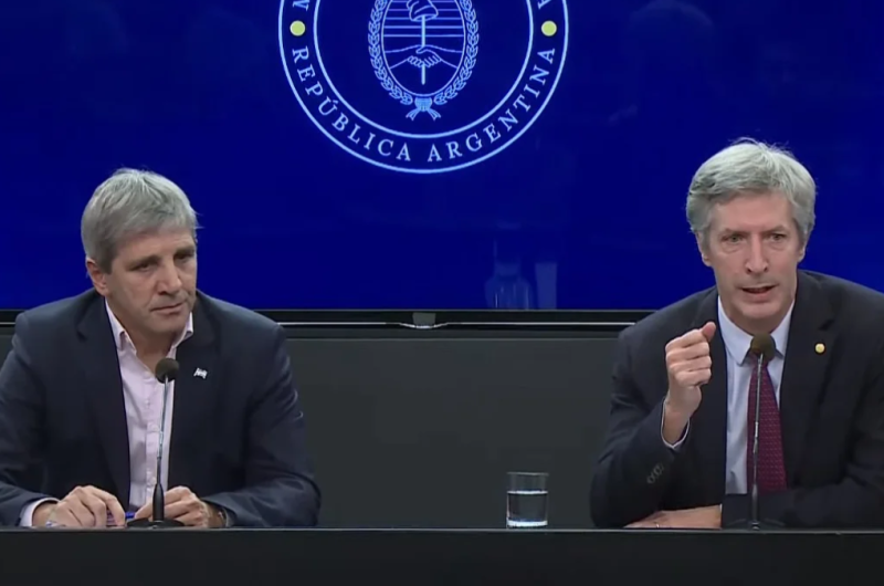 El Gobierno cerroacute un preacutestamo por US3000 millones para fortalecer reservas