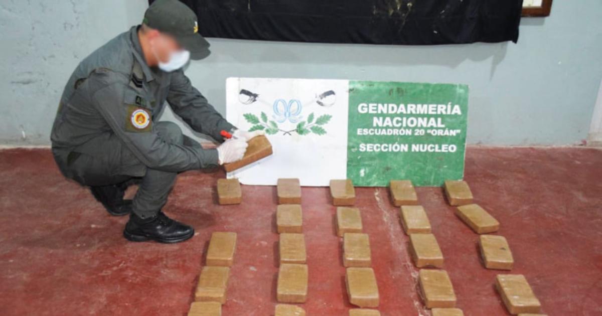 Interceptan un bote con casi 26 kilos de pasta base