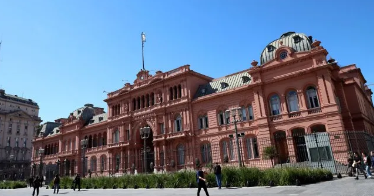 Anlisis del balance económico y político de 2025 entre el giro fiscal las tensiones estructurales y los desafíos pendientes hacia 2026