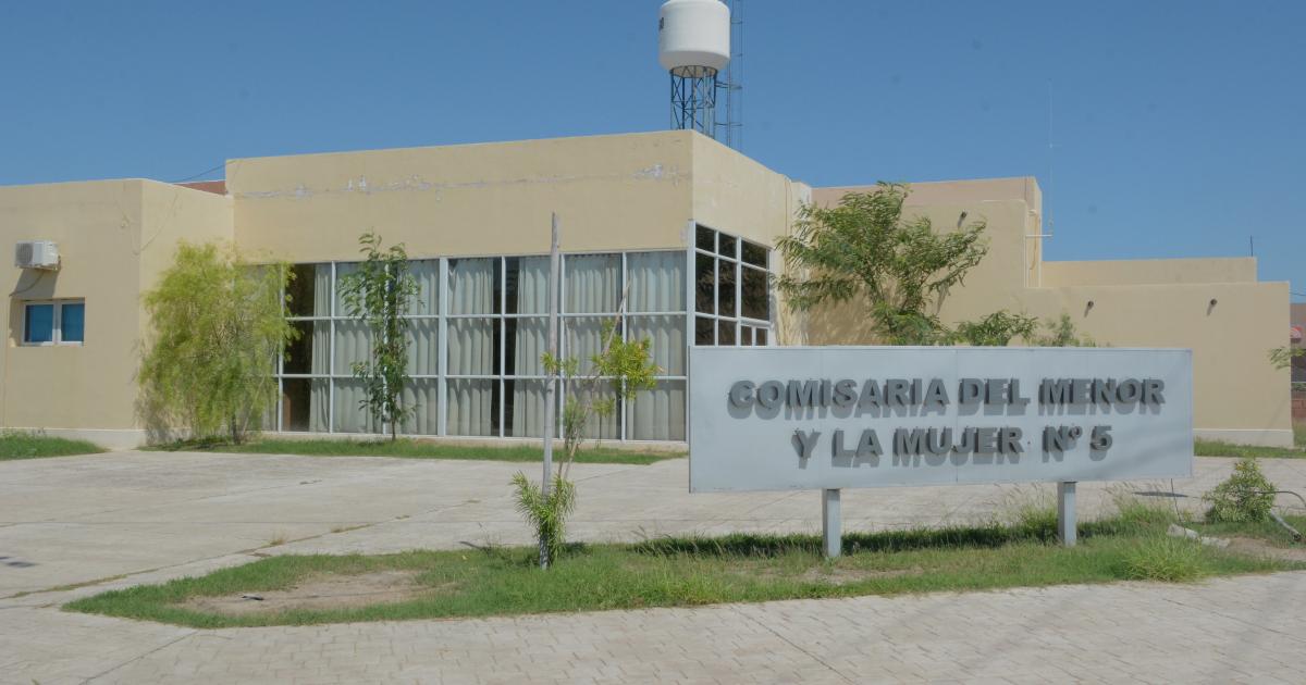 Golpeoacute a su pareja y la corrioacute hasta la comisariacutea con un cuchillo en mano