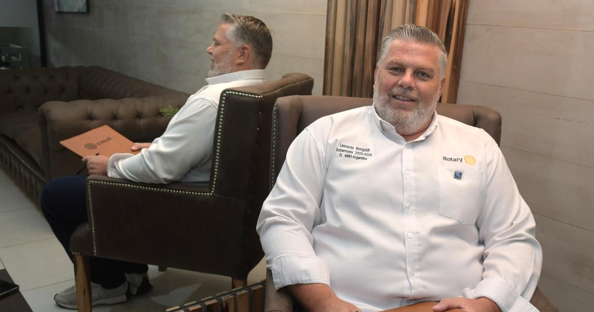 Leonardo Mangoldt  gobernador rotario- Les damos dignidad