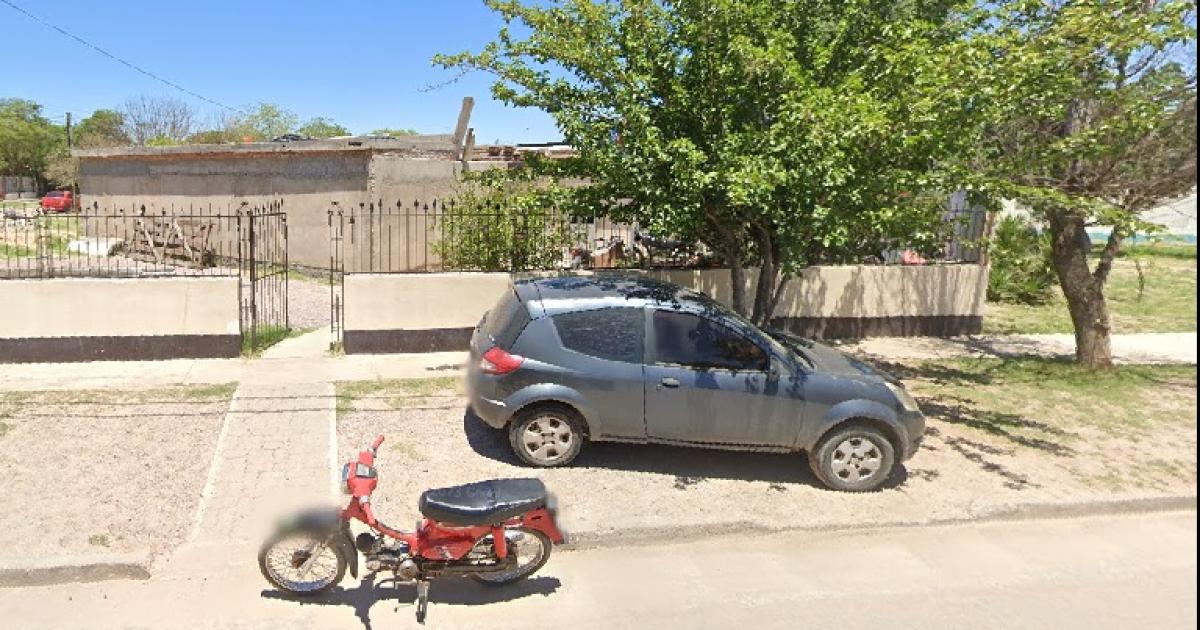 Bestia amenazoacute a su ex con un cuchillo y le roboacute una campera