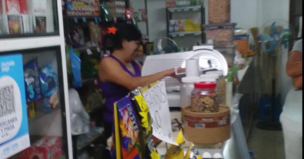 Una despensa de barrio y su rol silencioso en la comunidad santiaguentildea