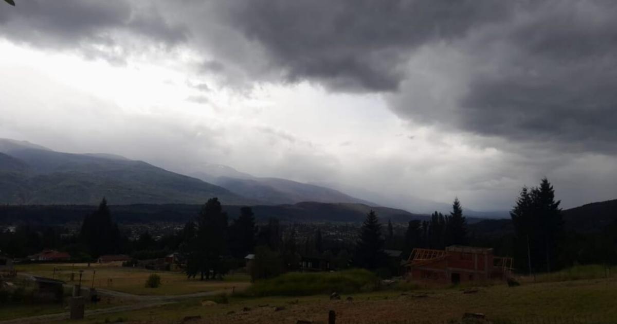 Lluvias traen alivio tras diacuteas de incendios en Chubut