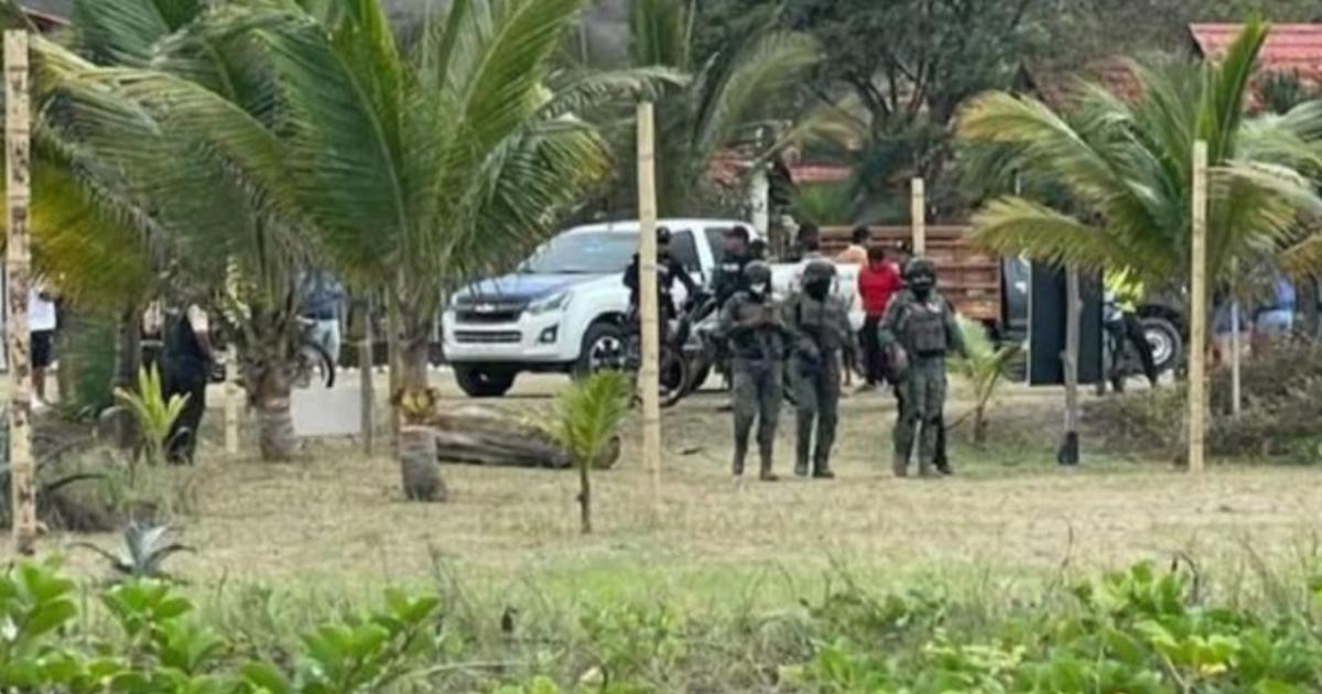 Encontraron restos humanos exhibidos en una playa turiacutestica de Ecuador