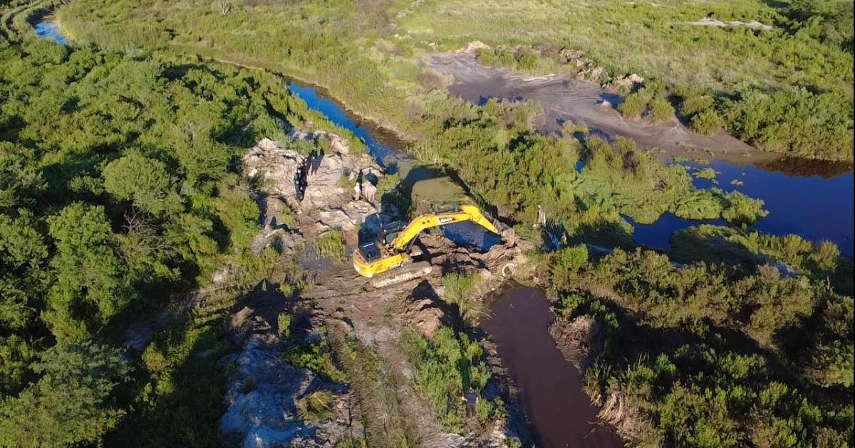 Se realizoacute un operativo de desobstruccioacuten del arroyo Chujchala