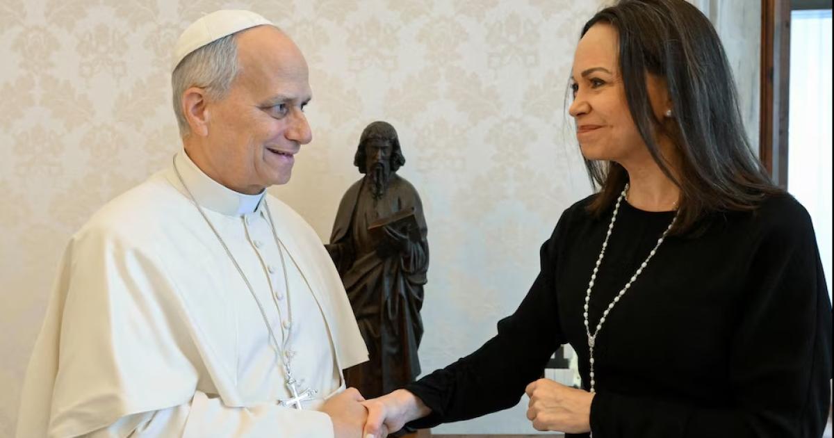 El papa Leoacuten XIV recibioacute a la venezolana Mariacutea Corina Machado