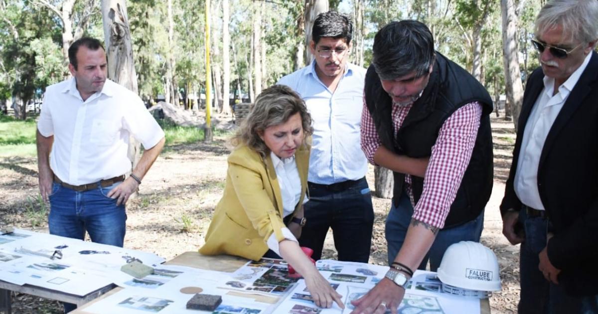 La intendente Fuentes recorrioacute y supervisoacute la nueva obra del Parque de la Chacarera