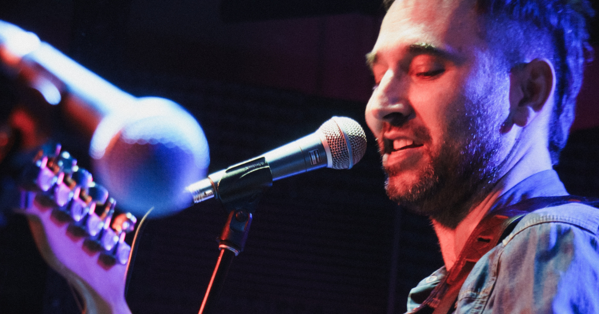 Pablo Casals  plantea la grieta de la comunicacioacuten en las relaciones humanas en Me robaste el chiste