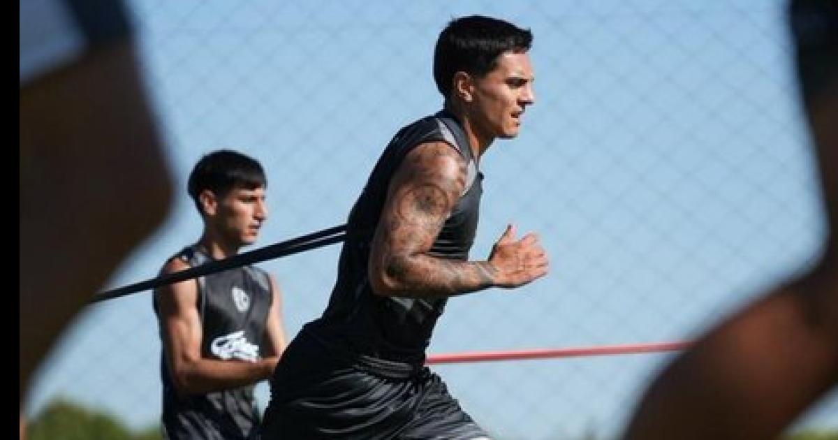 CARA NUEVA Lucas Saltita Gonz�lez ya se entrenó con el Ferro y podría estar disponible hoy