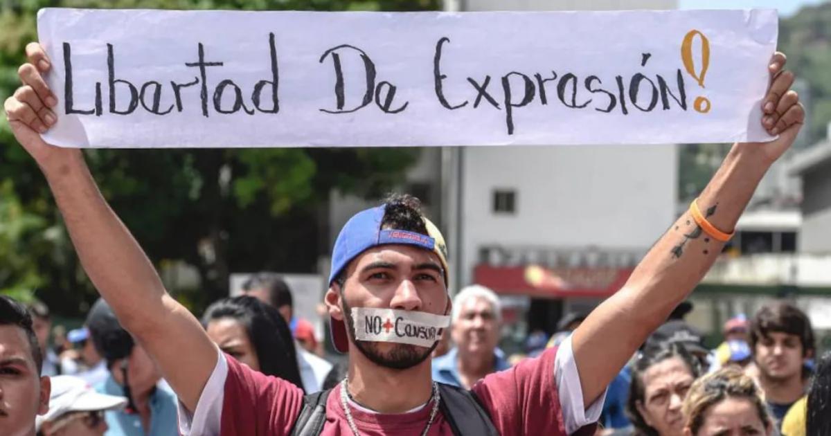 Denuncian un clima de hostigamiento y autocensura en el periodismo venezolano