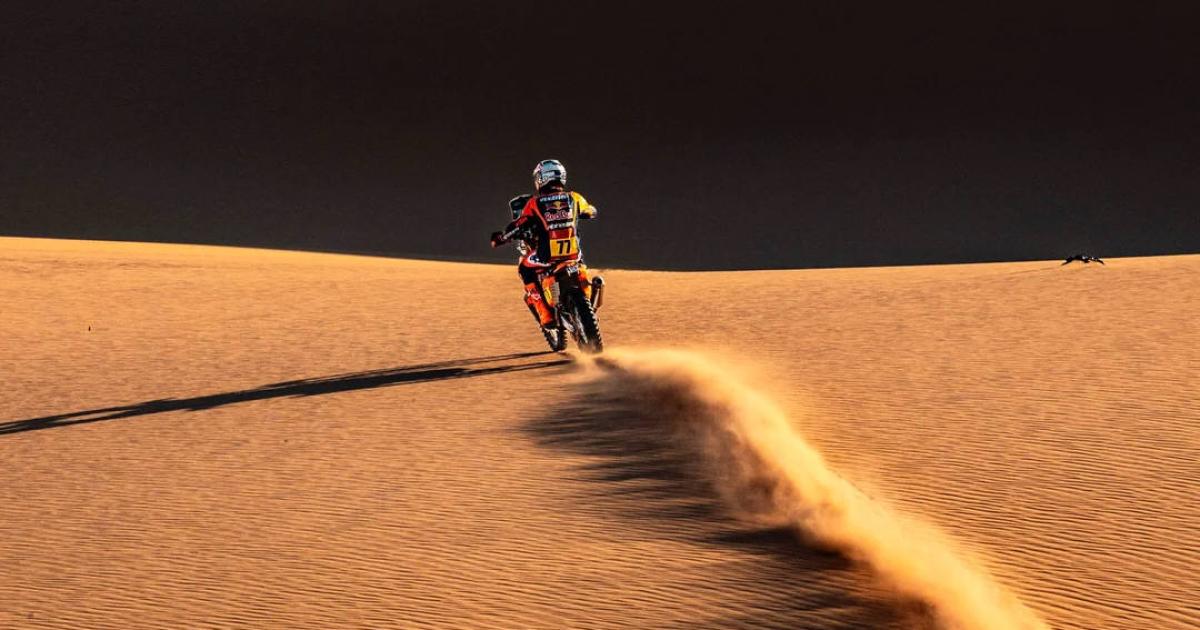 Benavides cedioacute la punta y Cavigliasso se retrasoacute