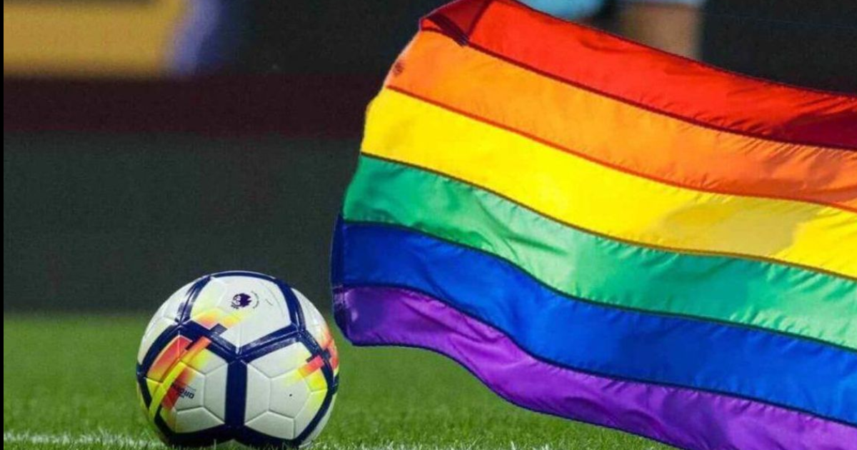 Homofobia en el fuacutetbol- un jugador denuncioacute que su club lo echoacute por ser gay