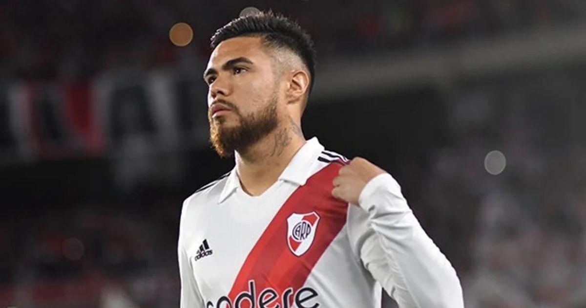 Paulo Diacuteaz con un pie afuera de River en medio de un mercado contrarreloj