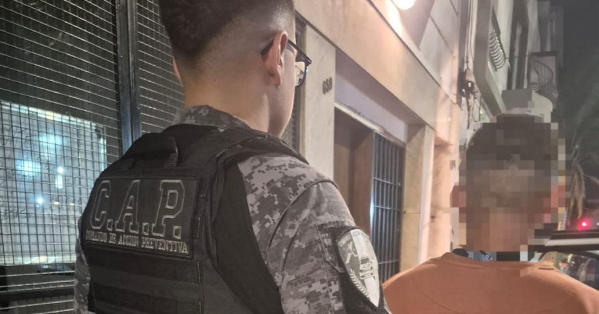 Un hombre arrojoacute a una mujer desde un balcoacuten y fue detenido