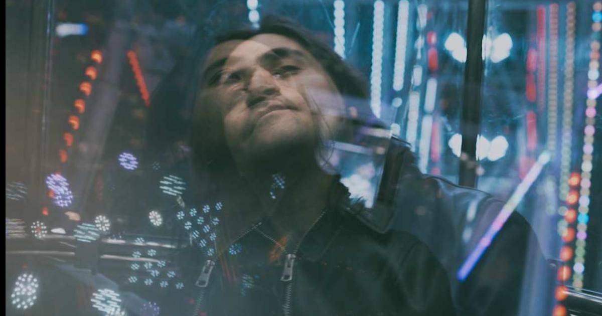 Keta Lenis muacutesico chileno salioacute al ruedo con la cancioacuten Deorma (El Ocaso de los Suentildeos Olvidados)