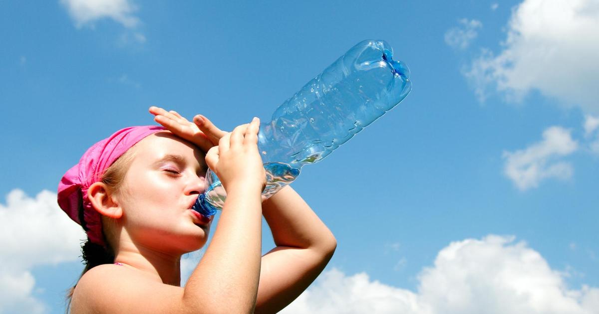 Alertan por la deshidratacioacuten silenciosa en verano- coacutemo reconocer los siacutentomas