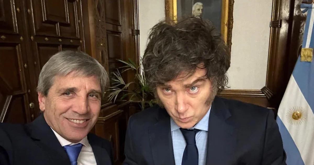 Caputo celebroacute un cierre histoacuterico de 2025 con superaacutevit fiscal y orden en las cuentas puacuteblicas