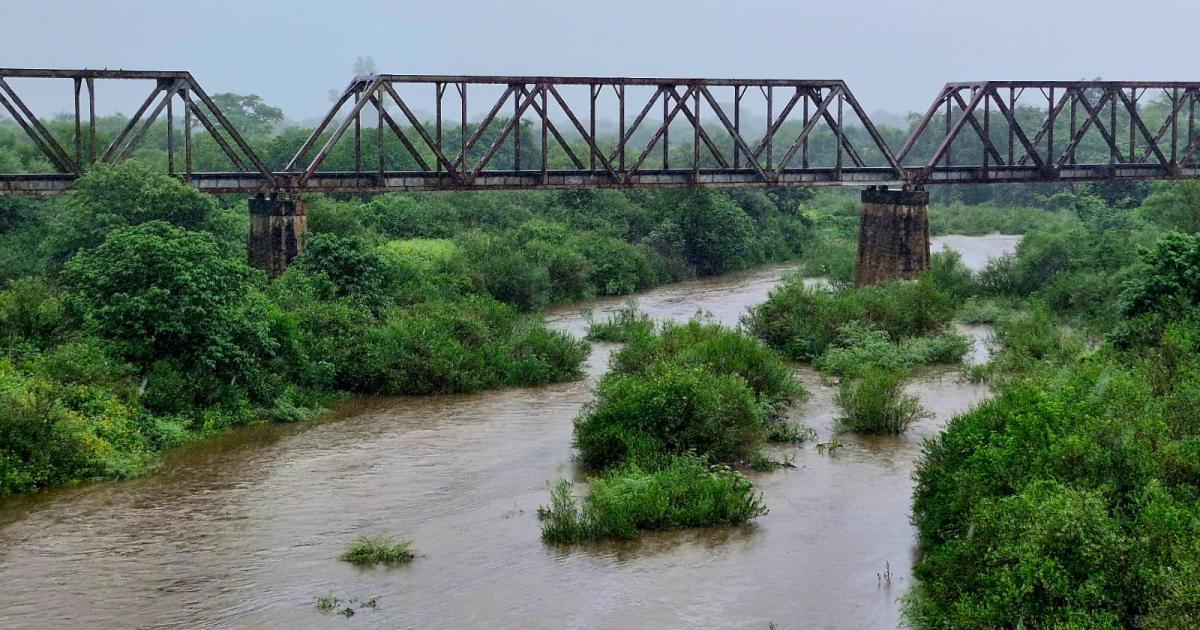 Cayeron maacutes de 100 mm en Friacuteas y crecieron todos los riacuteos de la Regioacuten Albigasta
