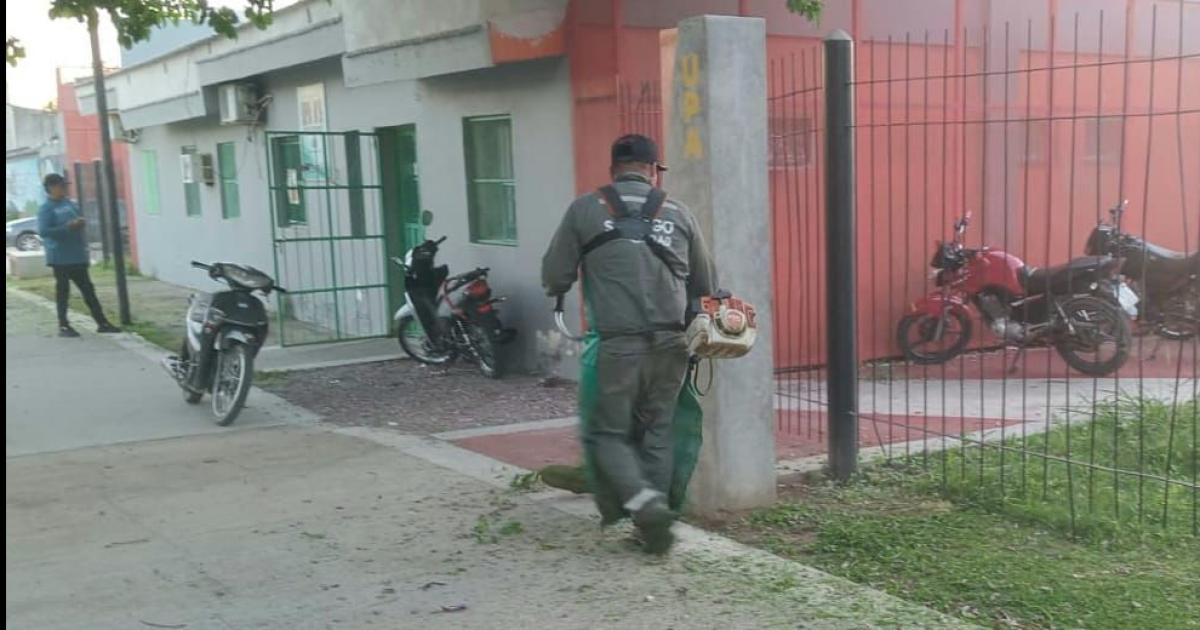 Se trabajoacute en el mantenimiento de las plazas del Barrio Jorge Newbery