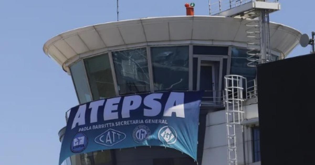 Extienden la conciliacioacuten hasta el 261 de los controladores aeacutereos