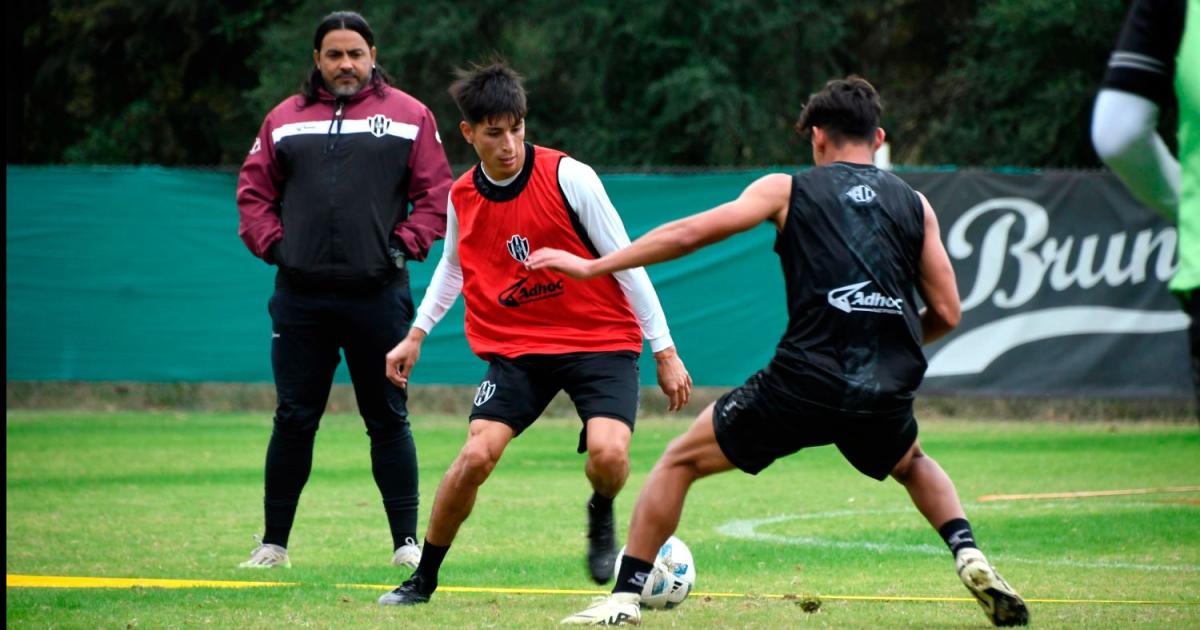 DESEQUILIBRIO Alexis Segovia ya sabe lo que es vestir la camiseta del Ferroviario y tendría su segundo ciclo