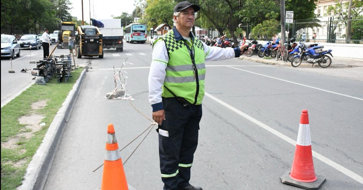Avenida Coloacuten- interrumpen el traacutensito entre Rioja y Alsina por obras