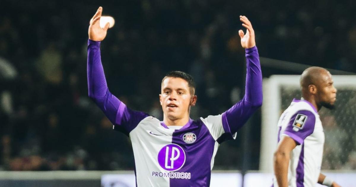 El santiaguentildeo Santiago Hidalgo brilloacute en Francia con dos goles