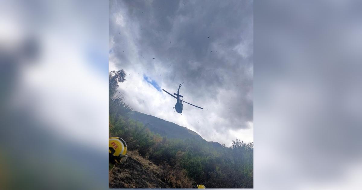 El Ejeacutercito Argentino refuerza el combate de incendios forestales en Chubut con apoyo aeacutereo