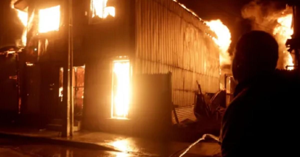 Chile- al menos 16 muertos y maacutes de 50 mil evacuados por los incendios forestales