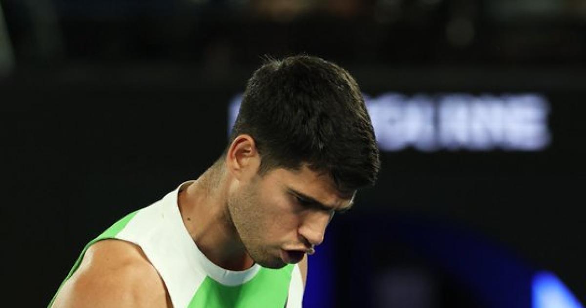 Alcaraz arrasoacute en su debut en el Australia Open