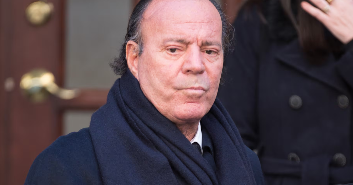 Julio Iglesias pidioacute que la Justicia espantildeola archive la investigacioacuten por abuso sexual en su contra
