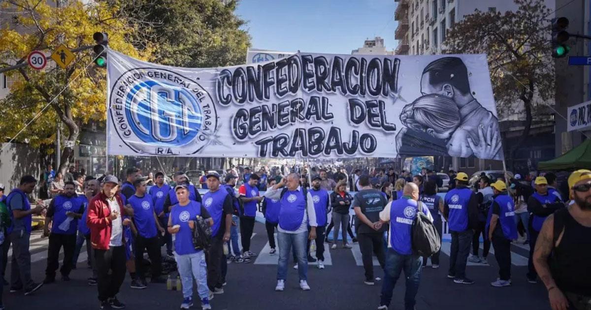 El sindicalismo se divide por la reforma laboral- los gremios del transporte se alinean con la CGT