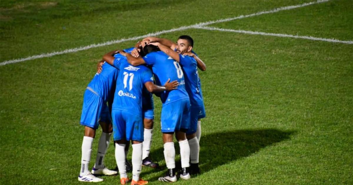 Central Argentino goleoacute al Fortiacuten y acaricia la final 