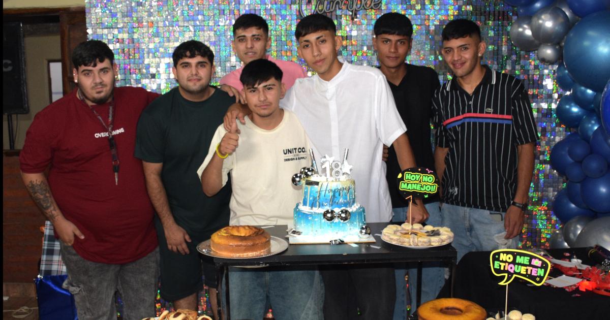 CRISTIAN CELEBROacute SUS 18 ANtildeOS