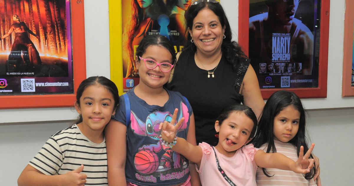 NOCHES DE CINE EN VACACIONES