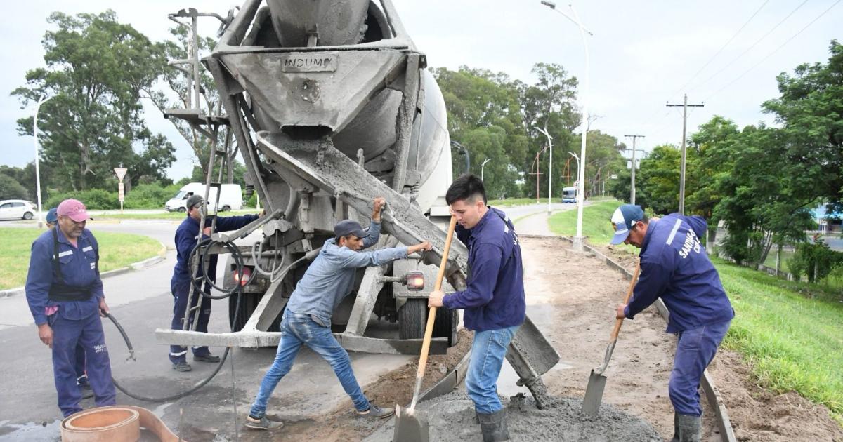 La Capital realiza la reparacioacuten de las veredas de la Av Nuacutentildeez del Prado