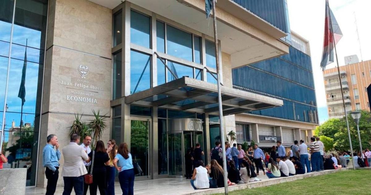 Susto y evacuacioacuten preventiva en las Torres del Complejo Juan Felipe Ibarra por una alarma de incendio