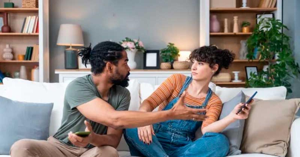 Hipervigilancia digital de pareja una peligrosa tendencia