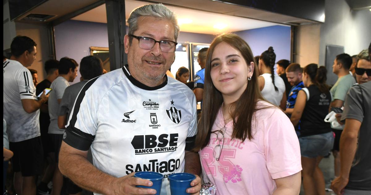 EL PUacuteBLICO ALENTOacute A CENTRAL COacuteRDOBA