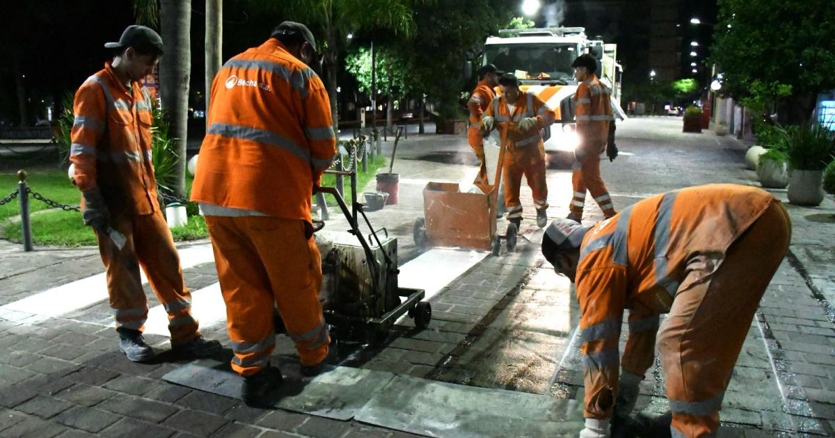 La municipalidad trabaja en la demarcacioacuten de  las sendas peatonales en el microcentro 