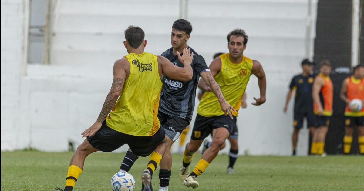 Central Coacuterdoba sumoacute minutos de juego ante Mitre