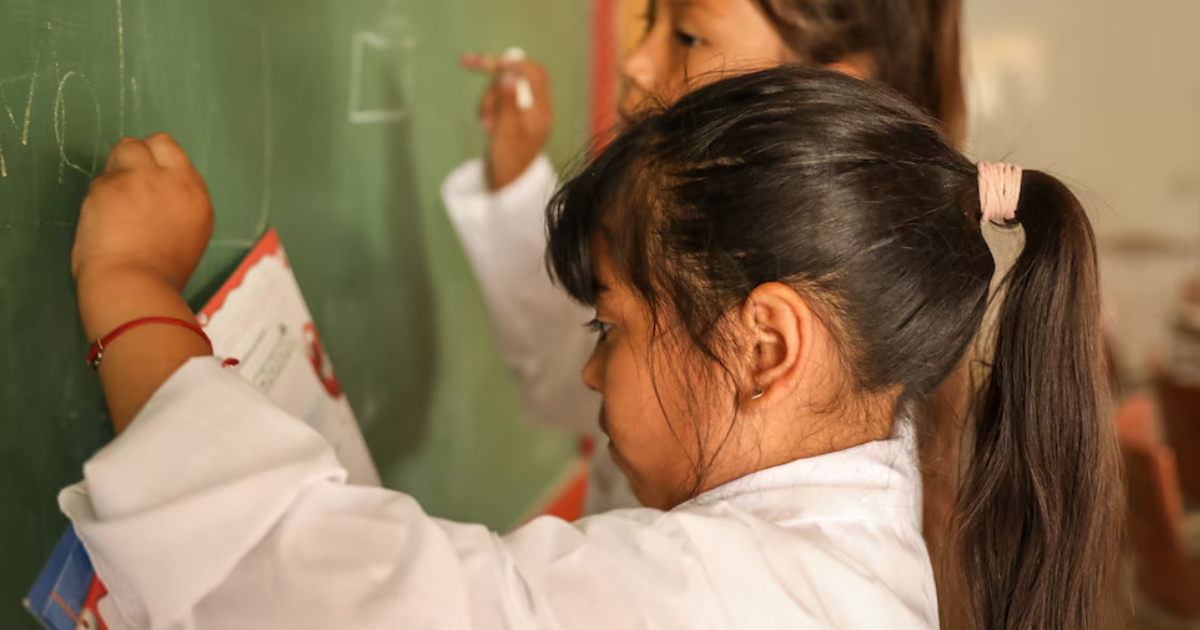 Formar ciudadanos capaces de interpretar su realidad y transformarla ese es el desafío educativo del siglo XXI dice el autor