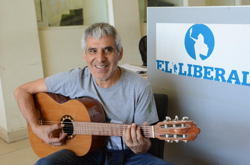 Peteco Carabajal en una entrevista con EL LIBERAL