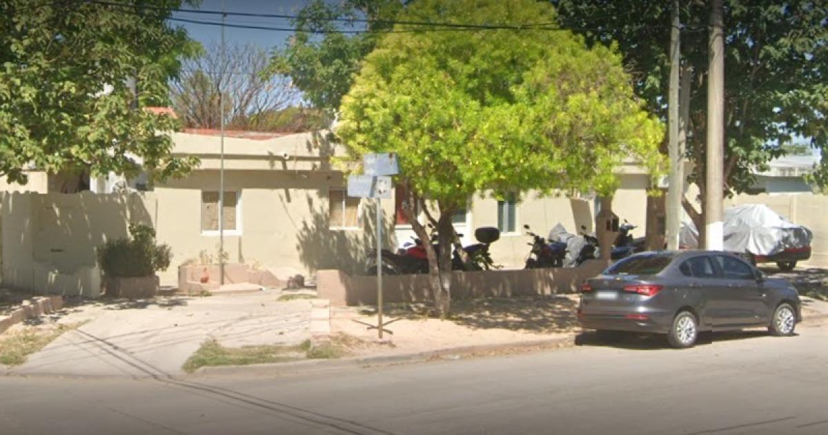 Violencia en Bordm Campo Contreras- bebiacutea con sus amigos hasta que un sujeto en moto le disparoacute y lo acuchilloacute