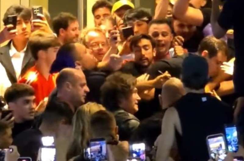 Milei en Mar del Plata- fue recibido con insultos y abucheos