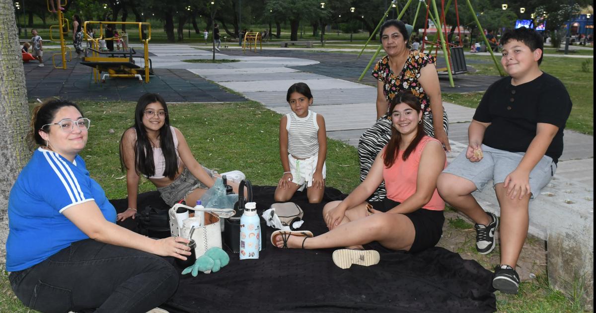 TARDES DE VERANO EN EL PARQUE 